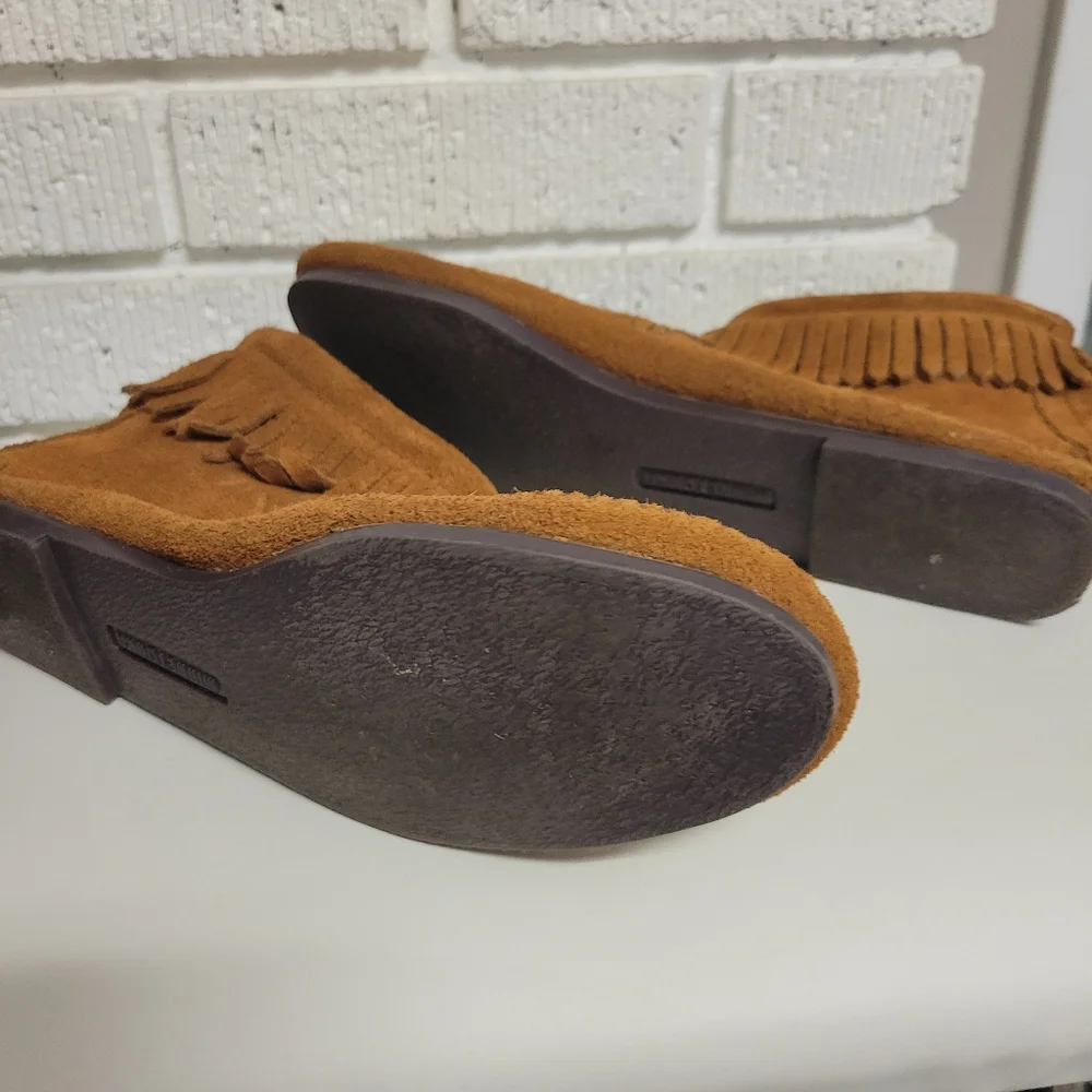 Minnetonka brand hard sole boots 7.5 - Picture 3 of 5